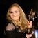 Adele presume de Oscar en la fiesta Governors Ball tras los Oscar 2013