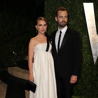 Natalie Portman y Benjamin Millepied en la fiesta post Oscar 2013 organizada por Vanity Fair