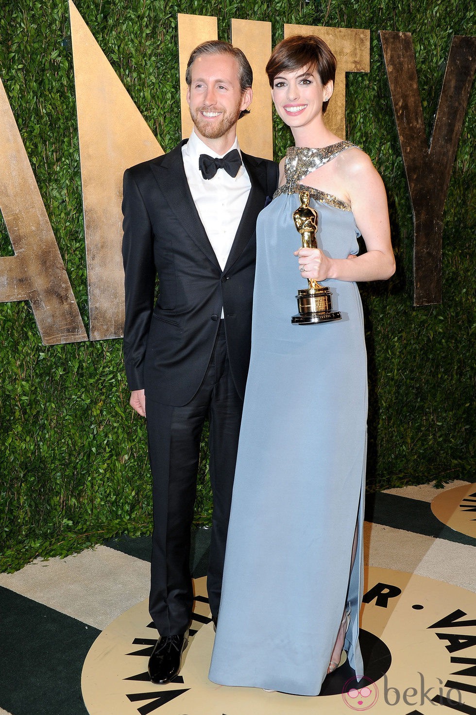 Anne Hathaway y Adam Shulman en la fiesta post Oscar 2013 organizada por Vanity Fair