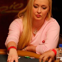 Mindy McCready jugando al poker en Las Vegas