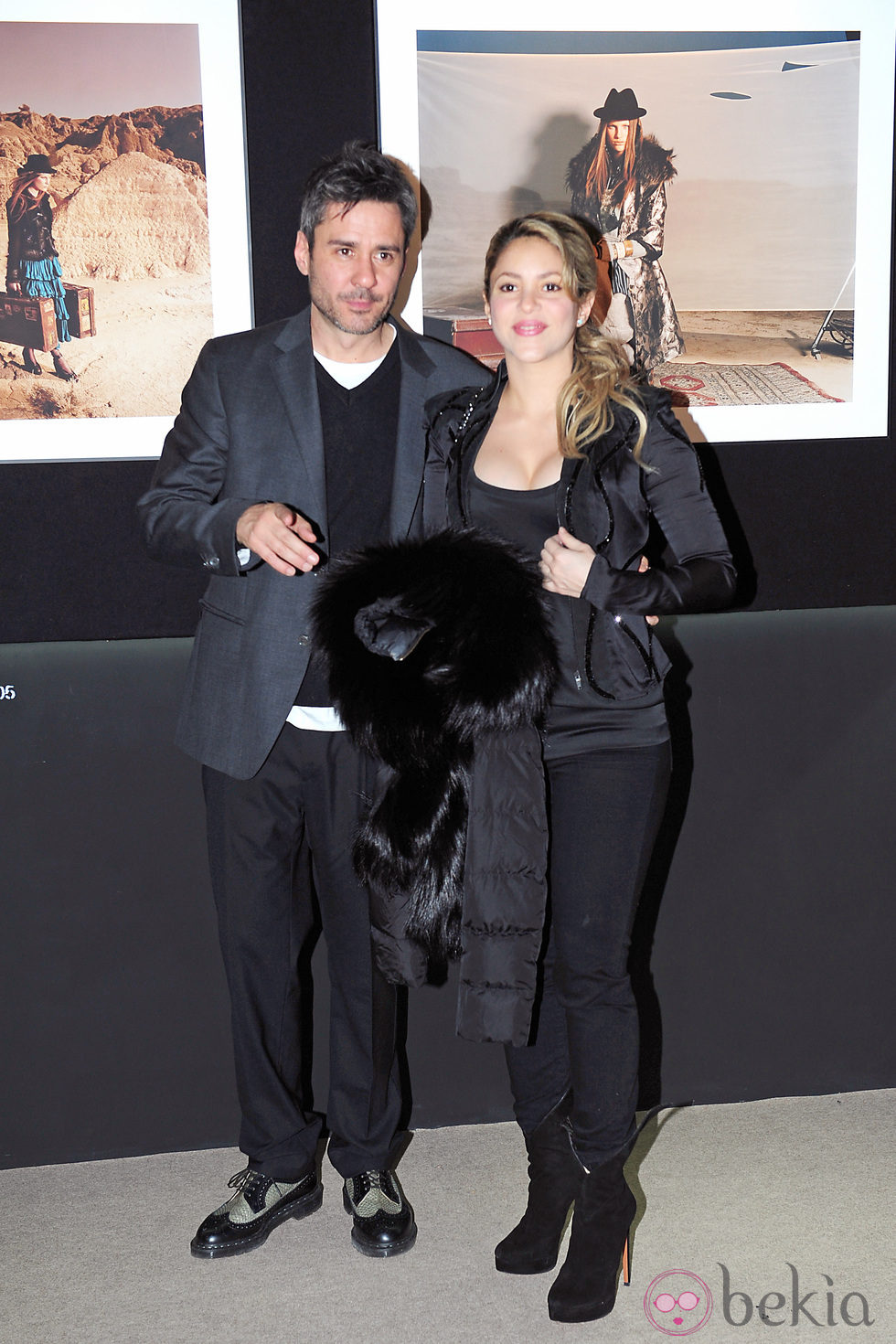 Jaume de Laiguana con Shakira en la inauguración de su exposición