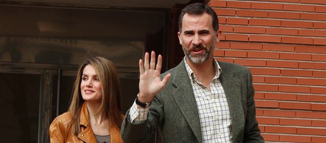 Los Príncipes de Asturias visitan al Rey en la Clínica La Milagrosa de Madrid