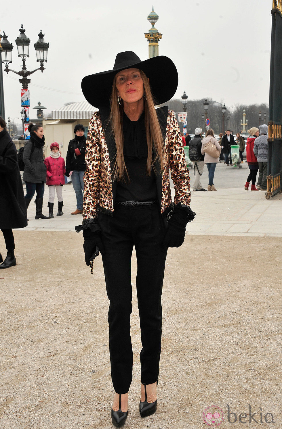 Anna Dello Russo en el desfile de Viktor & Rolf otoño/invierno 2013/2014 en la Semana de la Moda de París