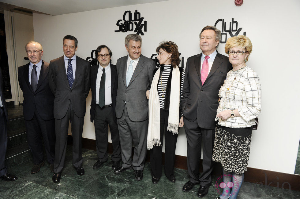 Rodrigo Rato, Eduardo Zaplana, Paco Marhuenda, Jesús Posada y Paloma Segrelles en el Club Siglo XXI