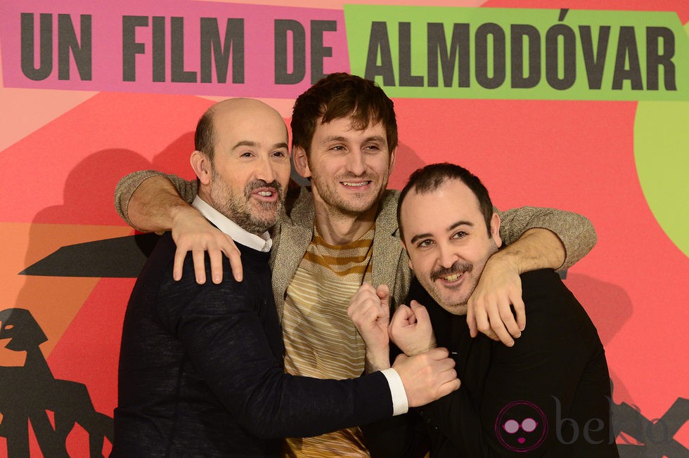 Javier Cámara, Raúl Arévalo y Carlos Areces presentan 'Los amantes pasajeros' en Madrid