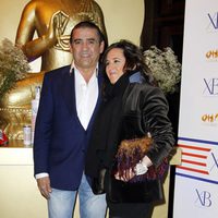 Jaime Martínez Bordiú y su novia en la fiesta de presentación de un cóctel
