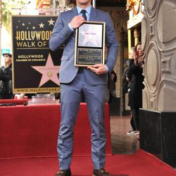 James Franco con su estrella en el Paseo de la Fama de Hollywood