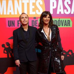 Juan Ribó y Pastora Vega en el estreno de 'Los amantes pasajeros'