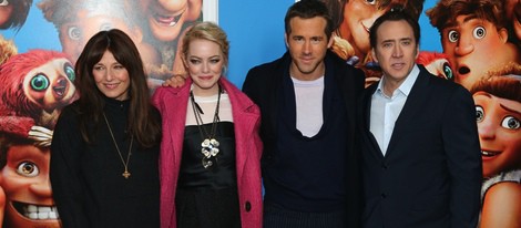 Catherine Keener, Emma Stone, Ryan Reynolds y Nicolas Cage en el estreno de 'Los Croods' en Nueva York