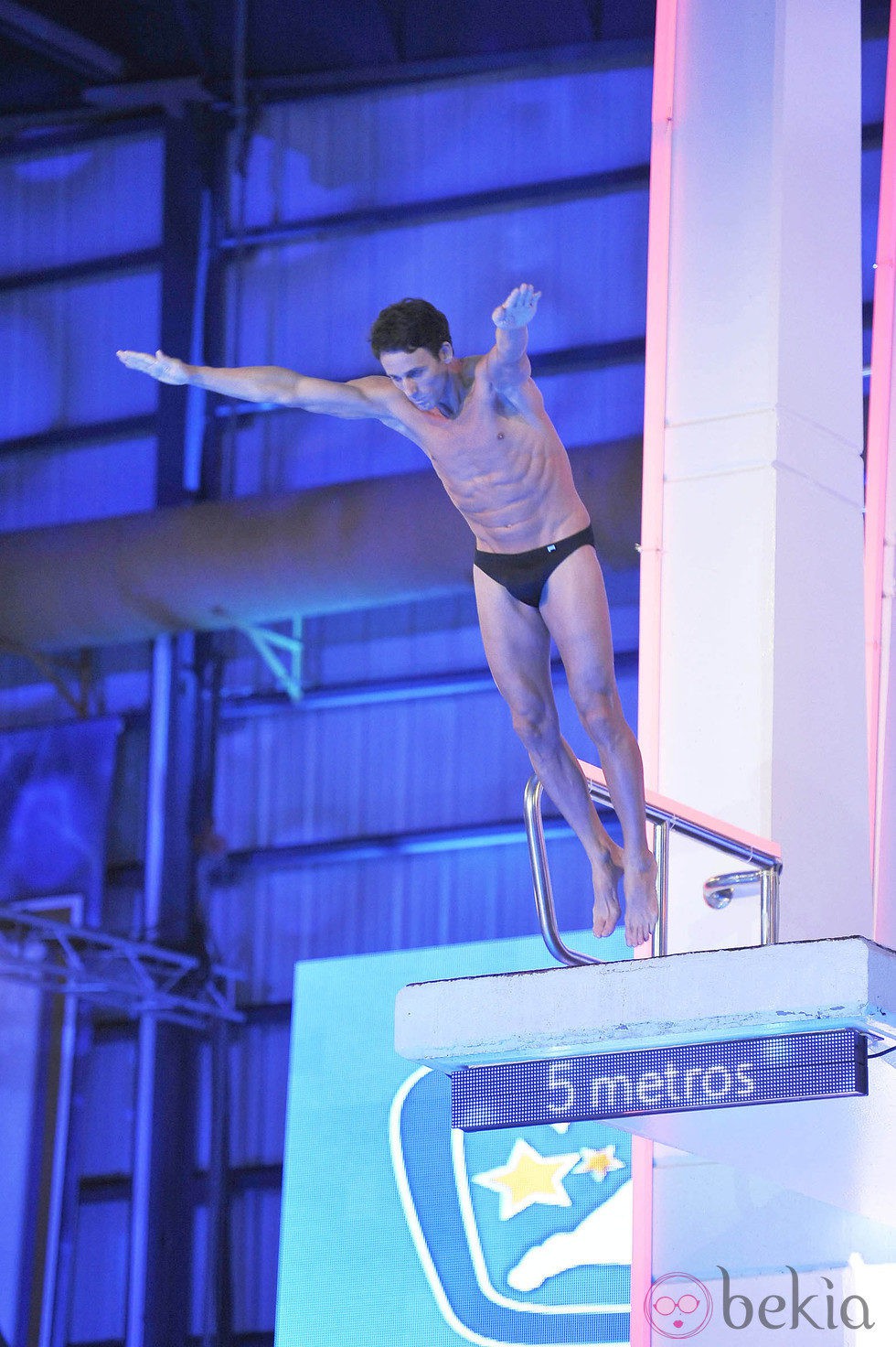 Álvaro Muñoz Escassi saltando desde los cinco metros en '¡Mira quién salta!'