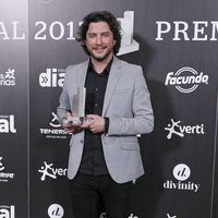 Manuel Carrasco con su premio Cadena Dial 2012