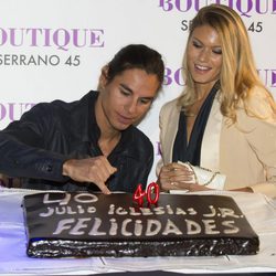 Julio José Iglesias celebra su 40 cumpleaños con su mujer Charisse Verhaert