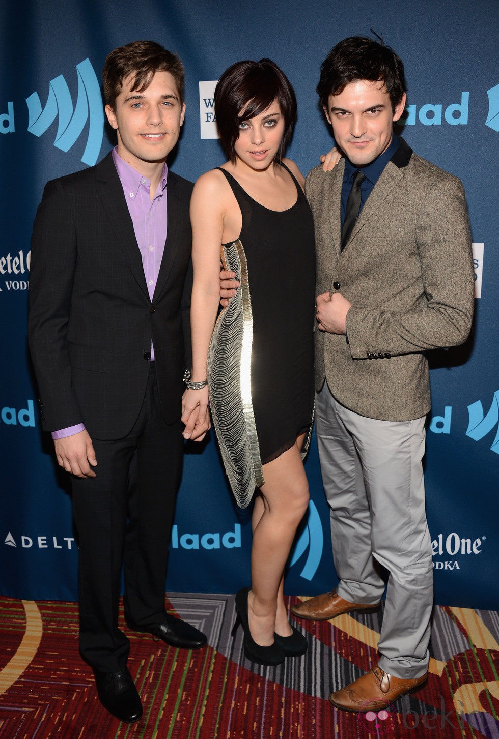 Andy Mientus, Krysta Rodriguez y Wesley Taylor en la 24 edición anual de los GLAAD Media Awards