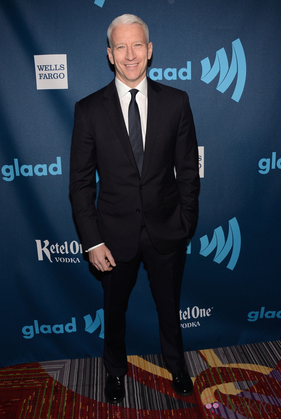 Anderson Cooper en la 24 edición anual de los GLAAD Media Awards