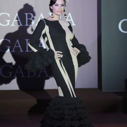 María José Suárez participa en un desfile de moda flamenca en Madrid