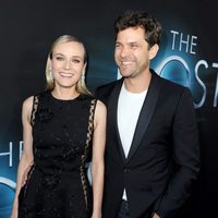 Diane Kruger y Joshua Jackson en el estreno de 'The Host' ('La Huésped') en Los Angeles