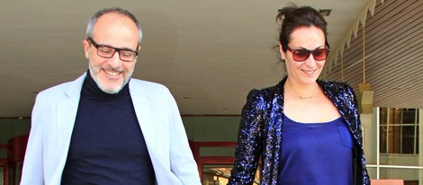 Fernando Guillén Cuervo y Ana Milán cogidos de la mano