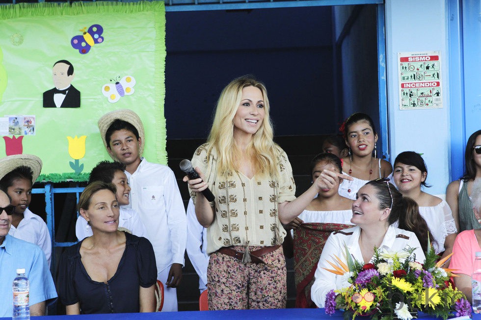 Marta Sánchez durante su visita a la Fundación 'Niños en Alegría'