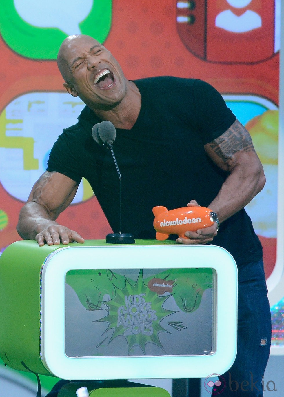 Dwayne Johnson recoge el premio de los Nickelodeon's Kids' Choice Awards 2013