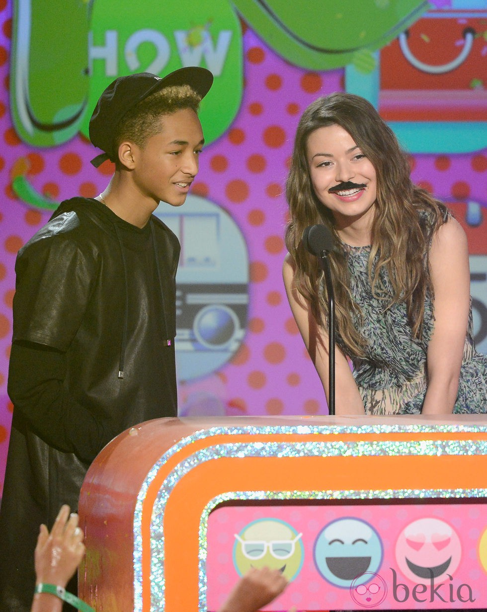 Jaden Smith y Miranda Cosgrove en los Nickelodeon's Kids' Choice Awards 2013