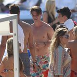 Patrick Schwarzenegger con el torso desnudo en Miami