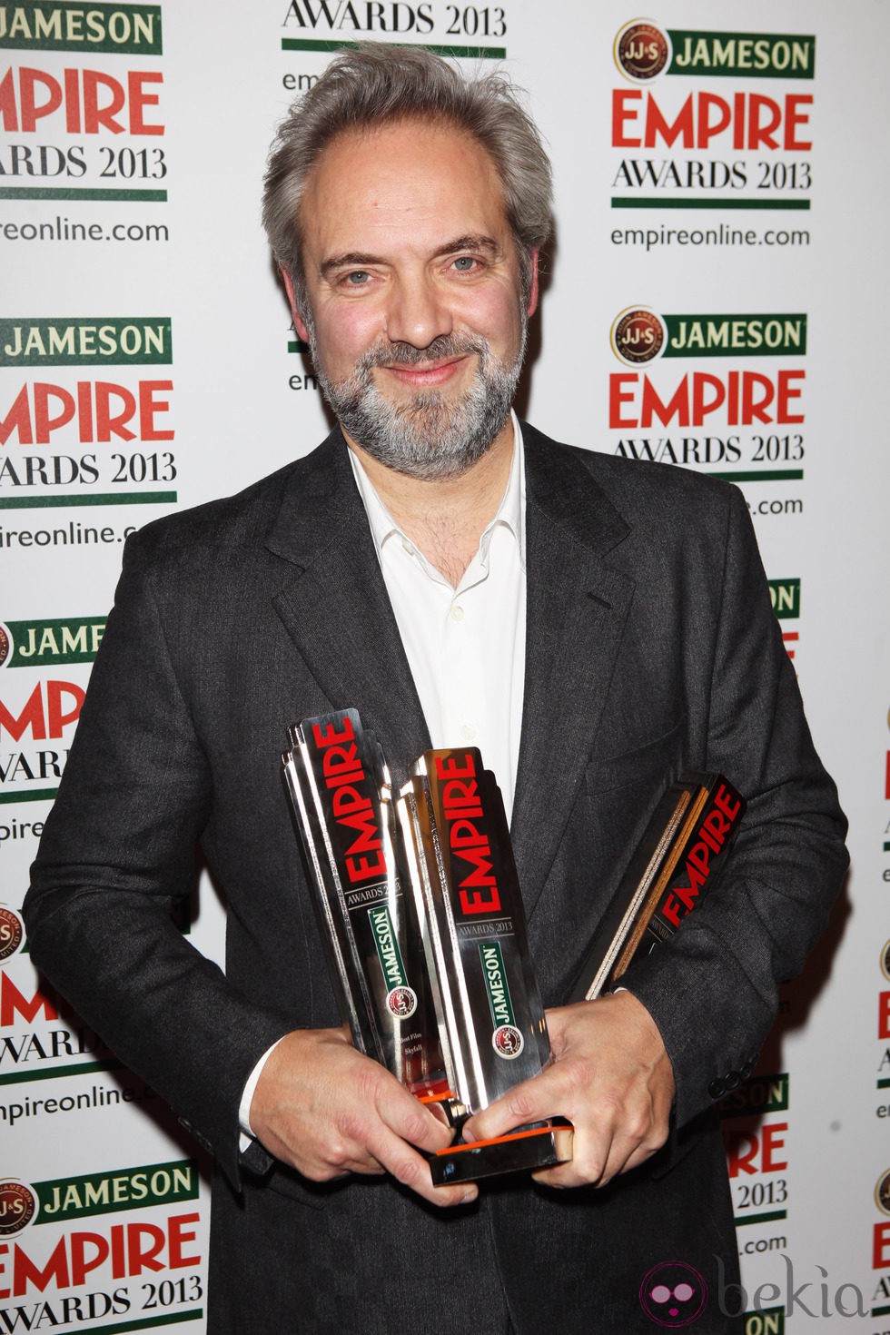 Sam Mendes con sus tres Premios Empire 2013