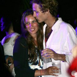 Andrea Casiraghi besa cariñosamente a Tatiana Santo Domingo
