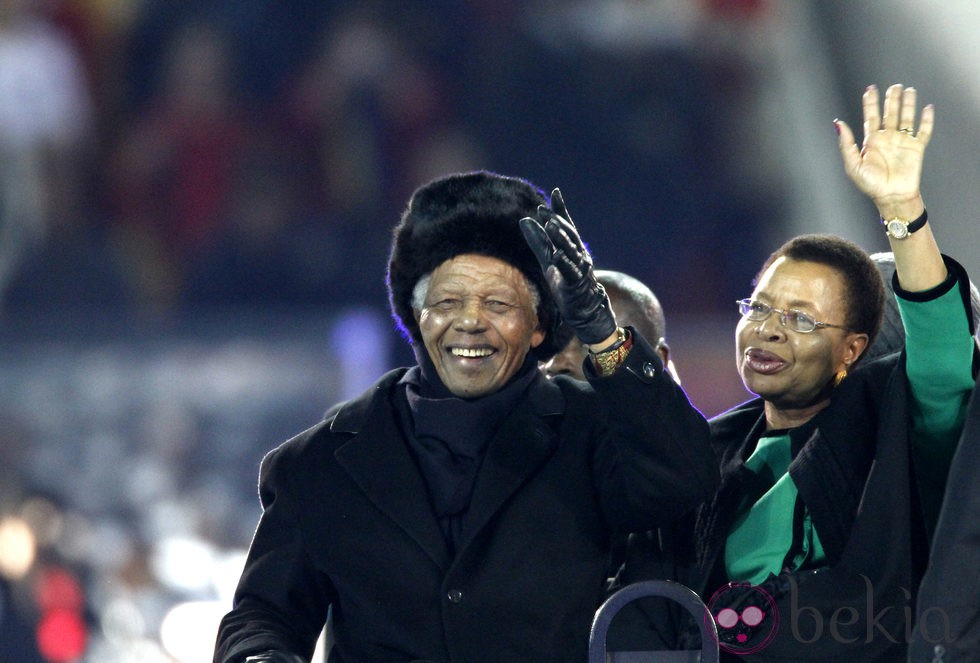 Nelson Mandela y su mujer Graca Machel en el Mundial de Sudáfrica 2010