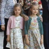 Las infantas Sofía y Leonor en la Misa de Pascua en Mallorca