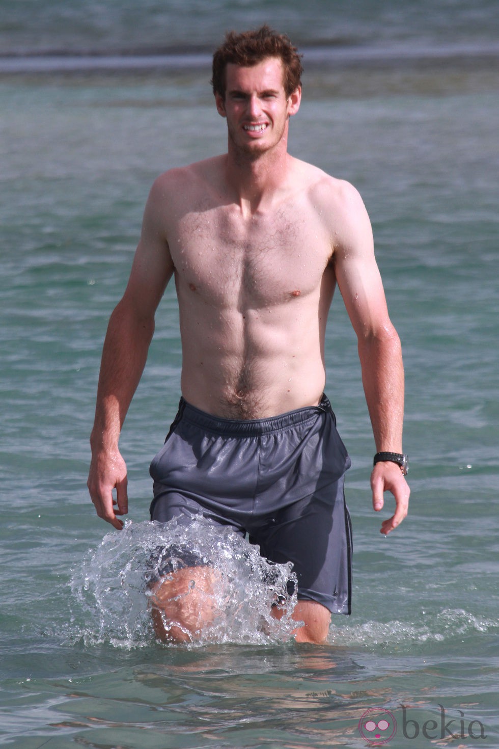 Andy Murray celebra su victoria en el Masters 1000 de Miami en la playa