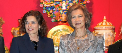 La Reina Sofía y Ana Botella en la exposición 'Grandes maestros del arte popular de Iberoamérica'