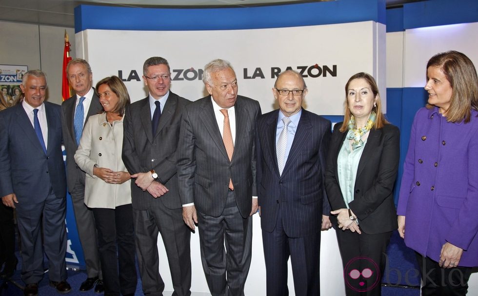 Javier Arenas y los ministros de Mariano Rajoy en 'La Razón... de Montoro'