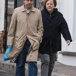 Angela Merkel y Joachim Sauer paseando por Ischia