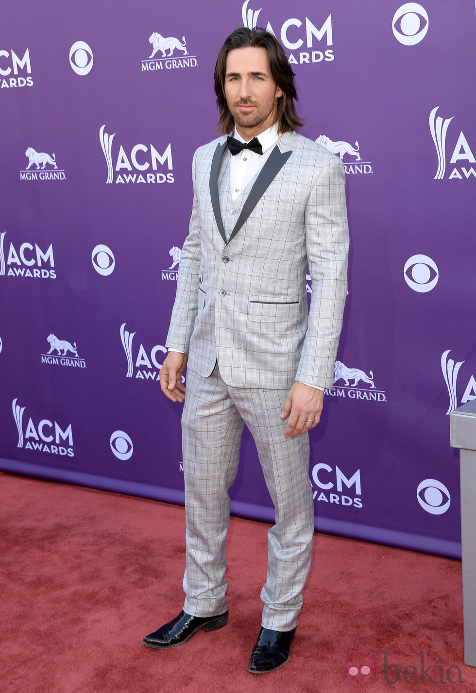 Jake Owen en la alfombra roja de los Premios de Música Country 2013