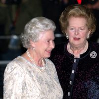 Margaret Thatcher y la reina Isabel II