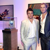 Los hermanos Luke y Chris Hemsworth en la gala Oceana Ball 2013