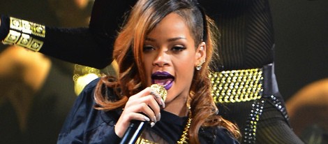Rihanna en un concierto de su Diamonds World Tour en Los Ángeles
