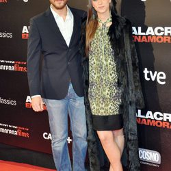 Alberto Ammann y Gala Meléndez en el estreno de 'Alacrán enamorado' en Madrid