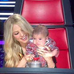 Milan Piqué hace pucheros junto a Shakira en 'The Voice'