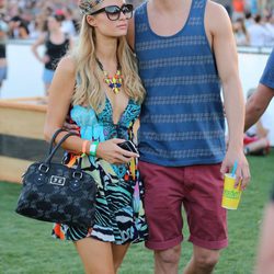 Paris Hilton y River Viiperi en el Festival de Coachella 2013