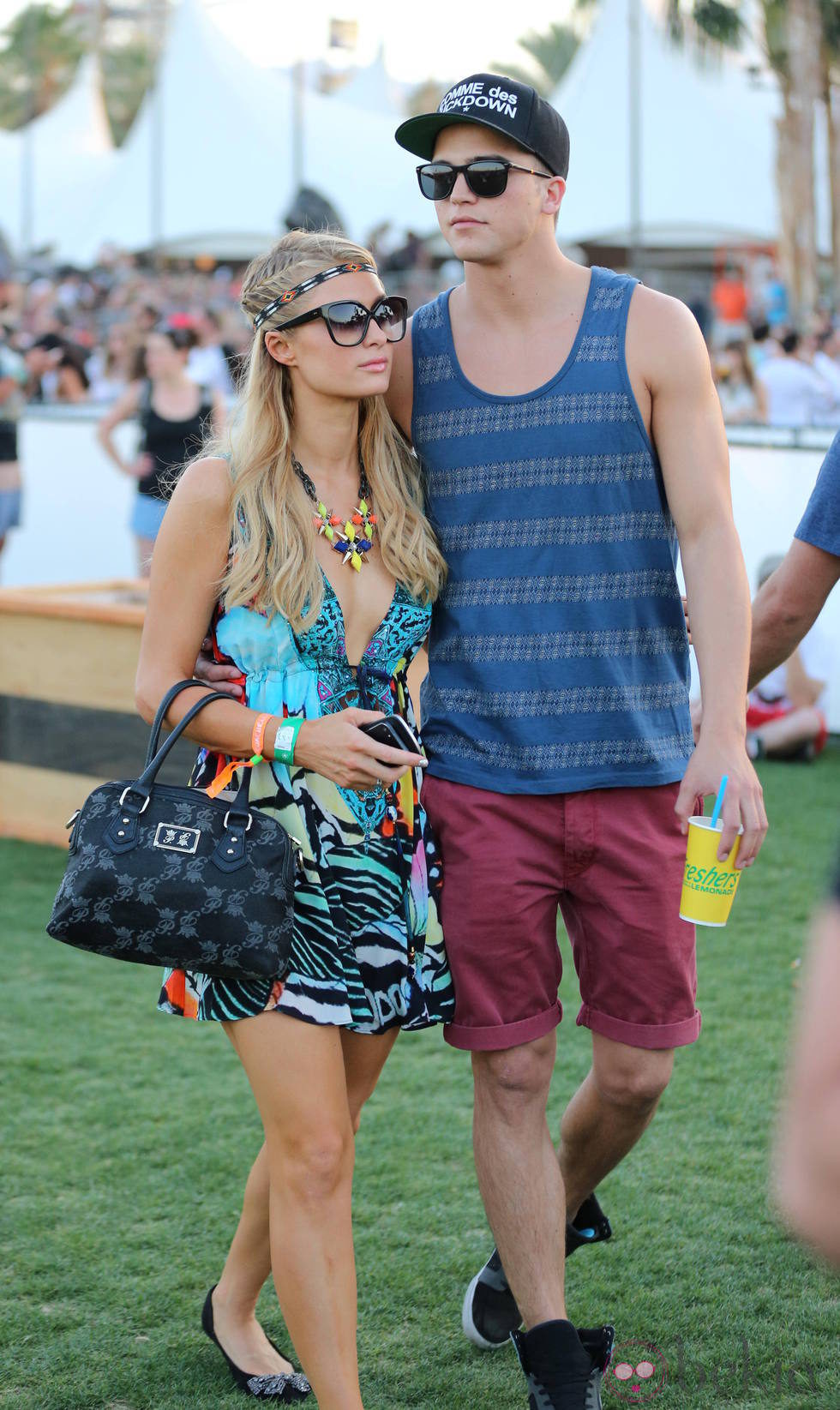 Paris Hilton y River Viiperi en el Festival de Coachella 2013