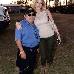 Danny DeVito y Melanie Griffith en el Festival de Coachella 2013