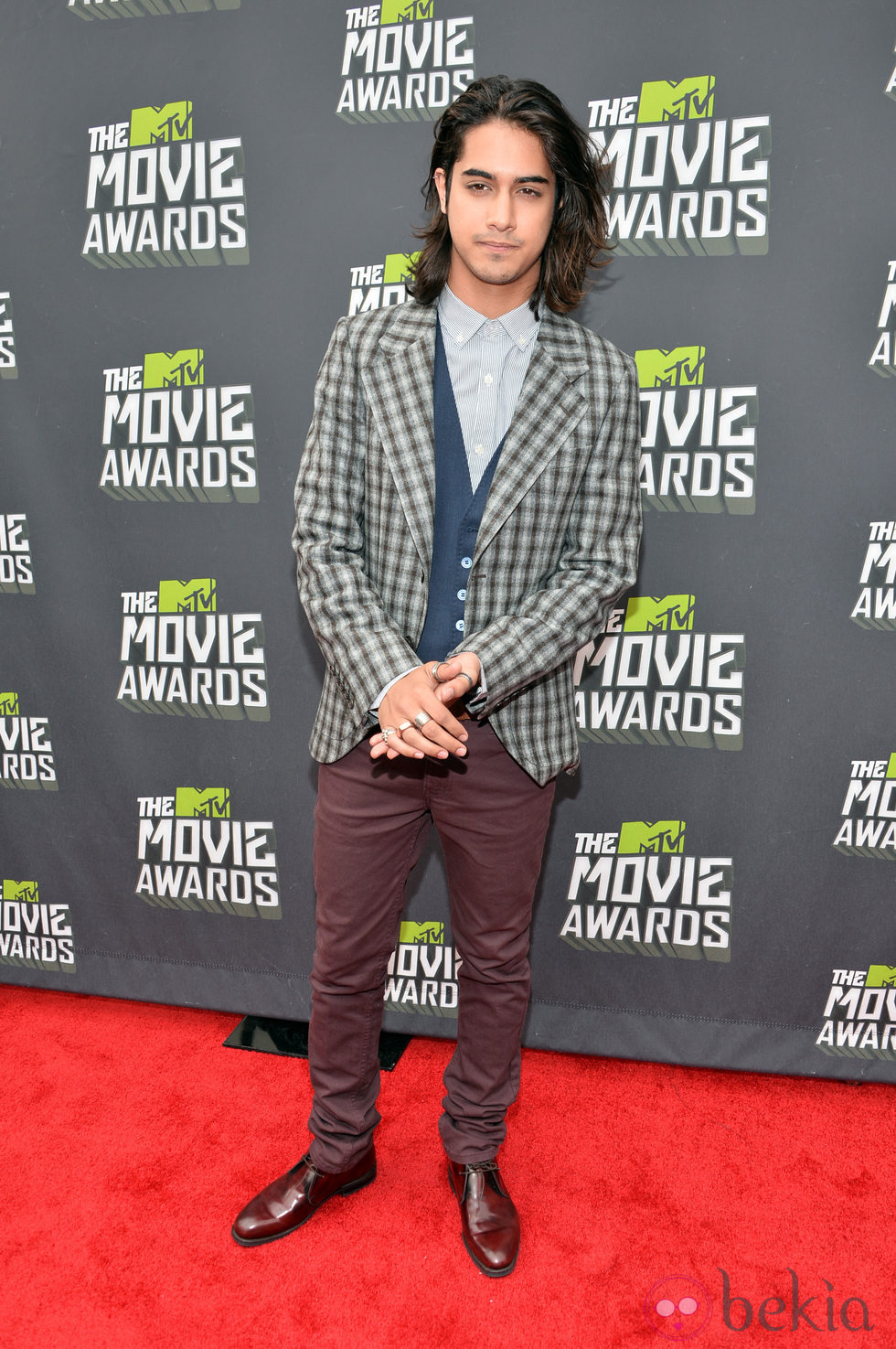 Avan Jogia en la alfombra roja de los MTV Movie Awards 2013