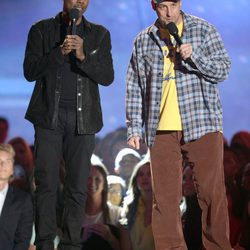 Chris Rock y Adam Sandler en la gala de los MTV Movie Awards 2013