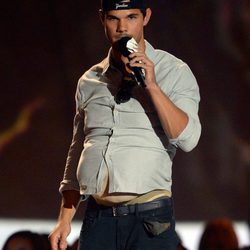 Taylor Lautner en la gala de los MTV Movie Awards 2013