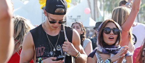 Vanessa Hudgens y Austin Butler en el Festival de Coachella 2013