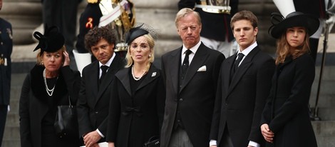 Los hijos y nietos de Margaret Thatcher en su funeral