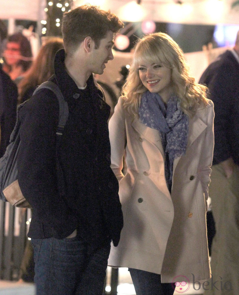 Andrew Garfield y Emma Stone, muy sonrientes en el rodaje de 'The Amazing Spider-Man 2'