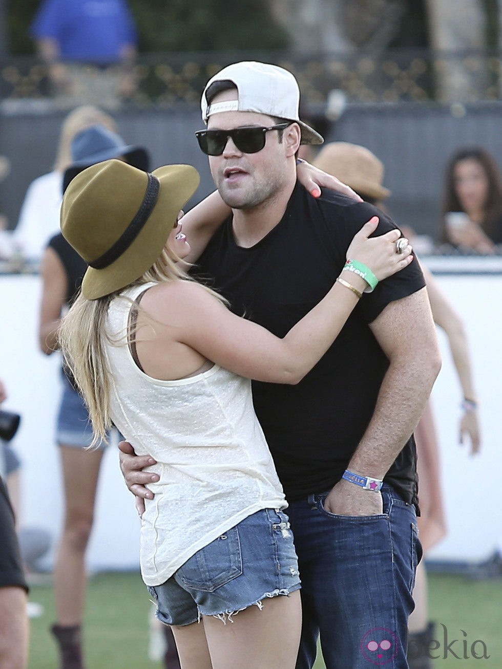 Hilary Duff y Mike Comrie en el Festival de Coachella 2013