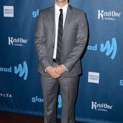 Justin Bartha en los Glaad Media Awards 2013 en Los Angeles